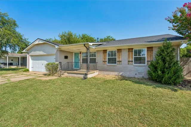 Photo 6 — 409 W Douglas Drive, Midwest City, OK 73110
