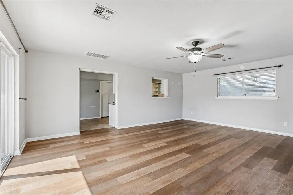 Photo 16 — 409 W Douglas Drive, Midwest City, OK 73110