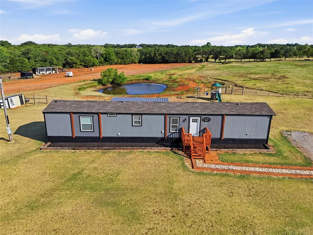 Front exterior — 10563 184th Street, Lindsay, OK 73052