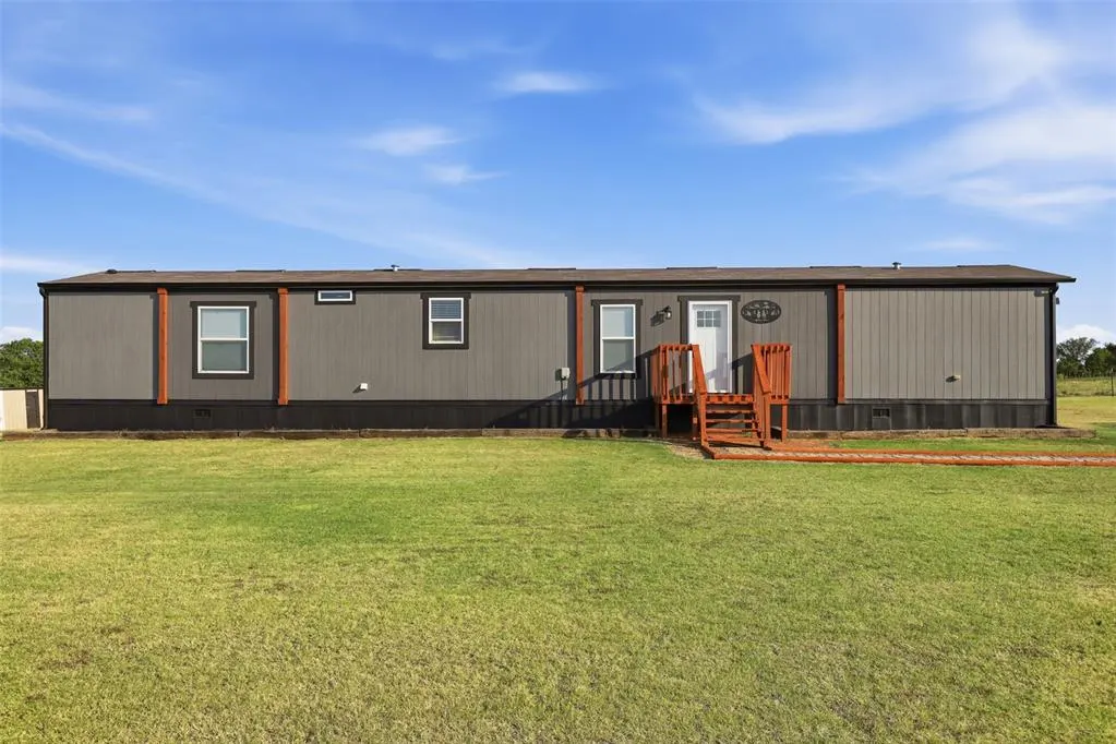 Photo 2 — 10563 184th Street, Lindsay, OK 73052