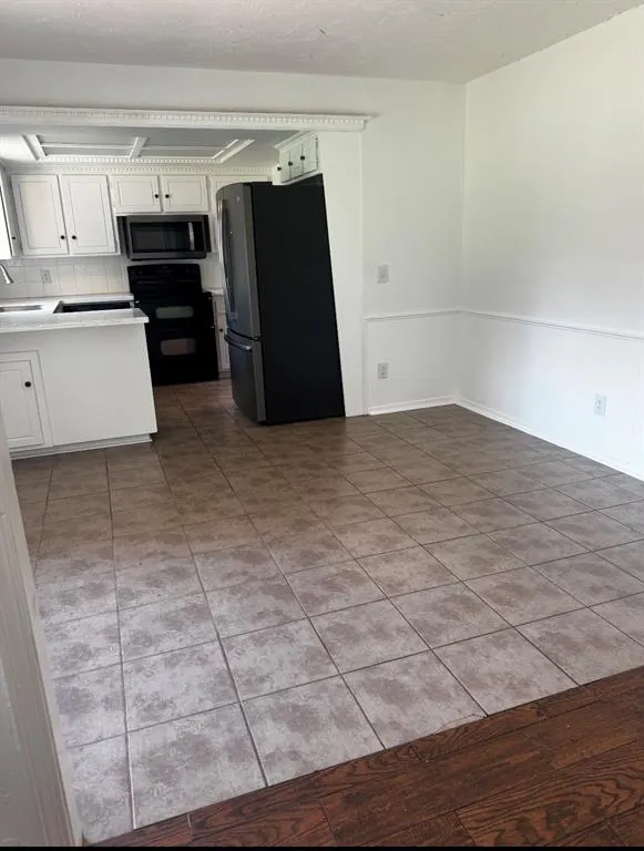 Photo 5 — 10416 Dover Drive, Yukon, OK 73099