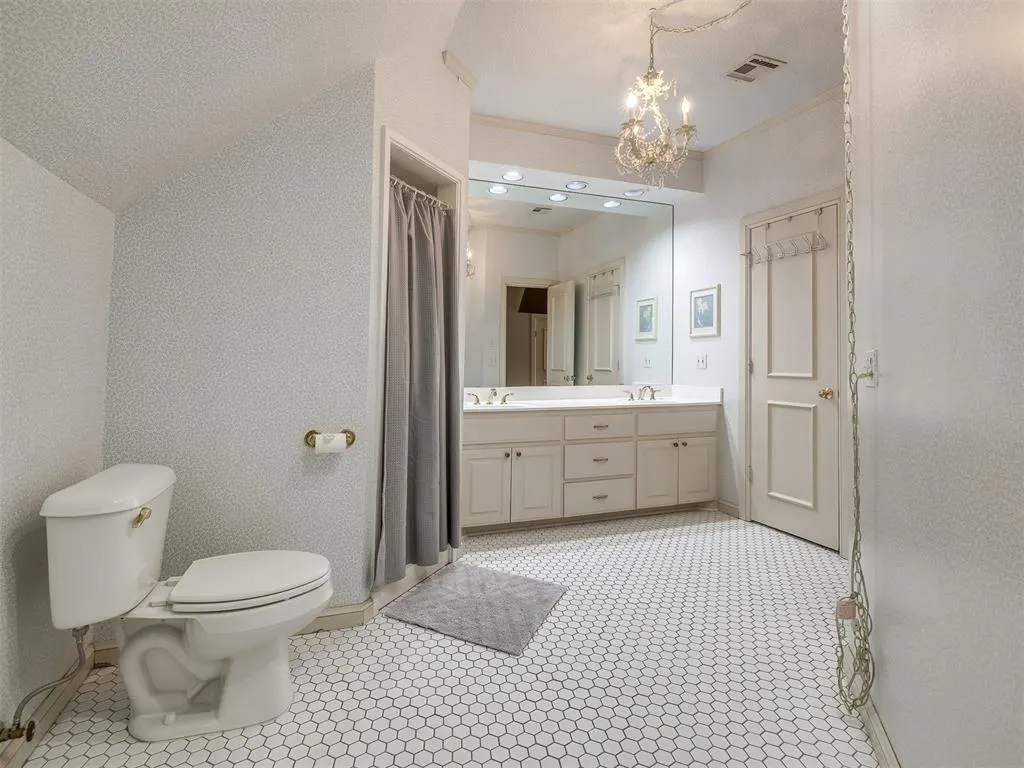 Photo 36 — 5812 Country Club Drive, Edmond, OK 73025