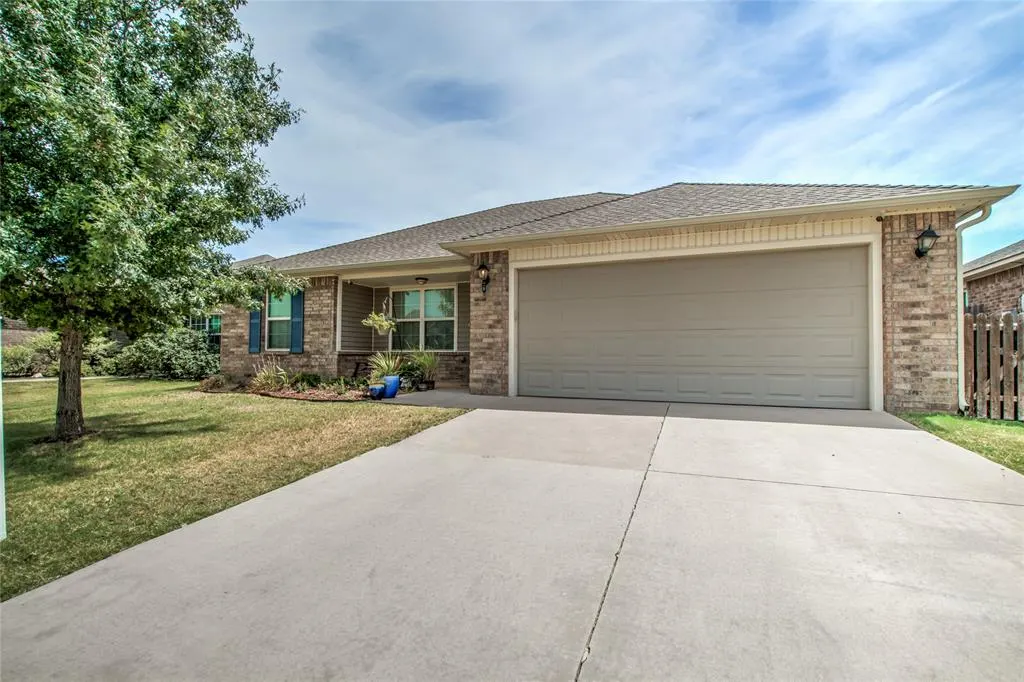 Front exterior — 2900 Sunberry Way, Yukon, OK 73099