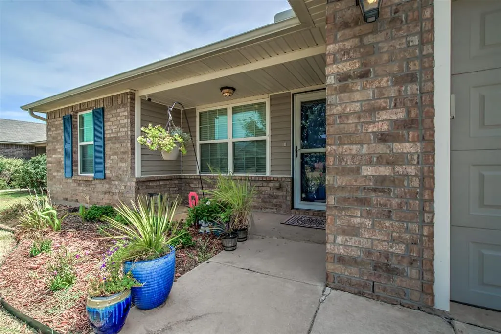 Photo 2 — 2900 Sunberry Way, Yukon, OK 73099