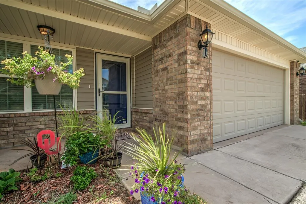 Photo 3 — 2900 Sunberry Way, Yukon, OK 73099