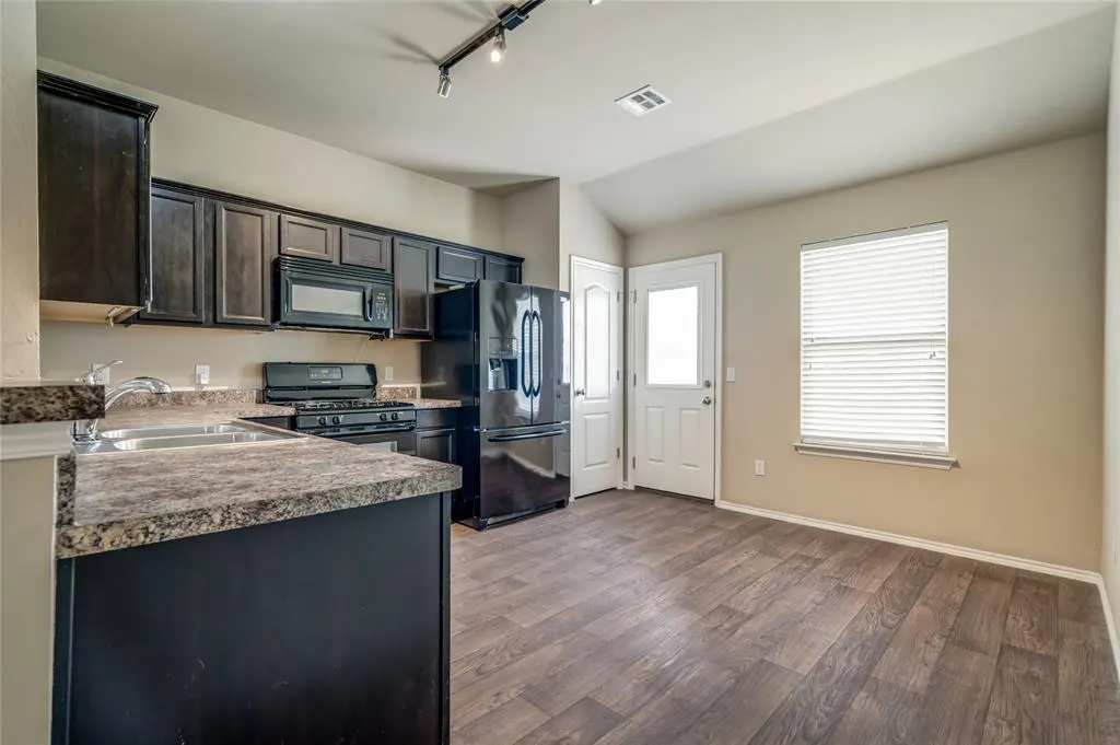 Photo 13 — 2900 Sunberry Way, Yukon, OK 73099