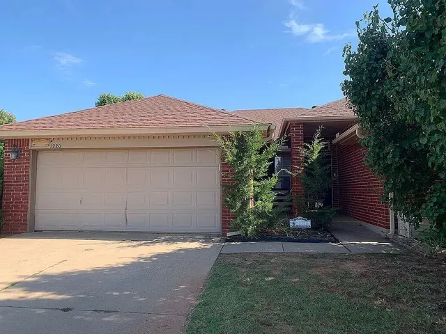Front exterior — 1220 Eastview Circle, Yukon, OK 73099