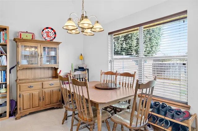 Photo 3 — 1717 Hemingway Drive, Edmond, OK 73013