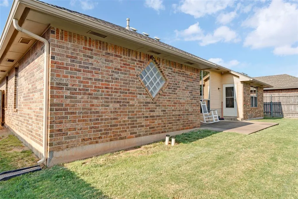 Photo 32 — 1717 Hemingway Drive, Edmond, OK 73013