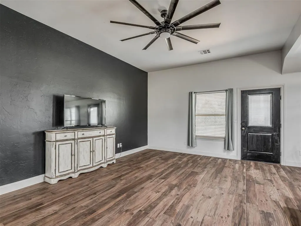 Photo 3 — 5741 Timberland Xing, Guthrie, OK 73044
