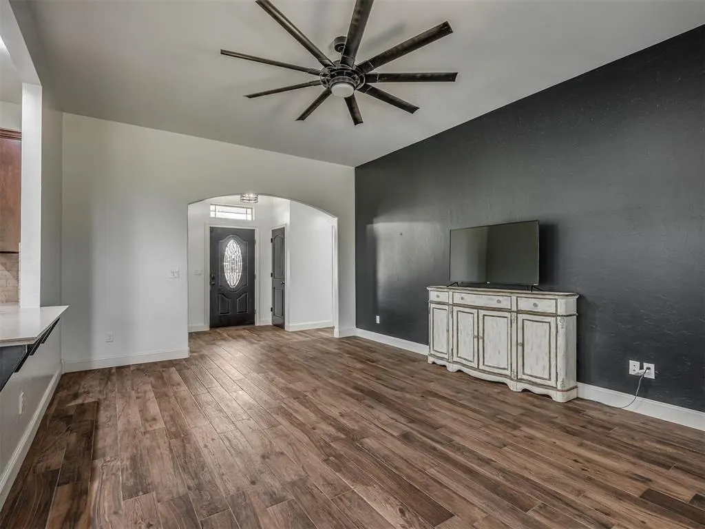 Photo 4 — 5741 Timberland Xing, Guthrie, OK 73044