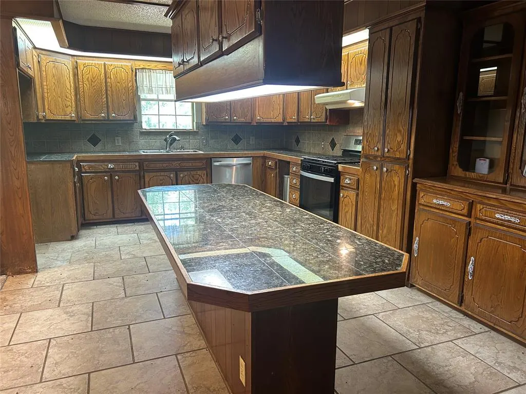 Photo 5 — 106508 S 3410 Road, Meeker, OK 74855