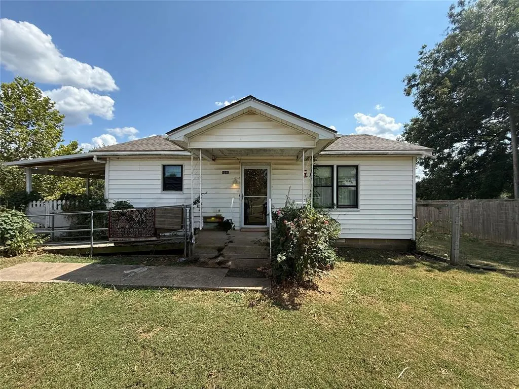 Front exterior — 1010 W 5th Street, Stroud, OK 74079