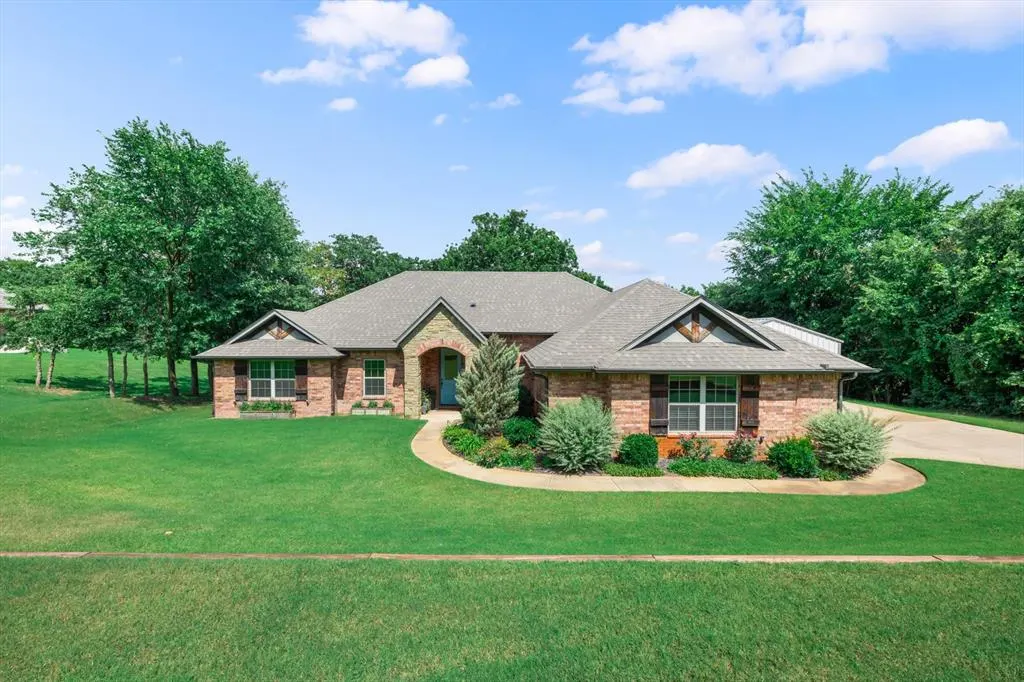 Front exterior — 14220 Red Oak Drive, Edmond, OK 73034