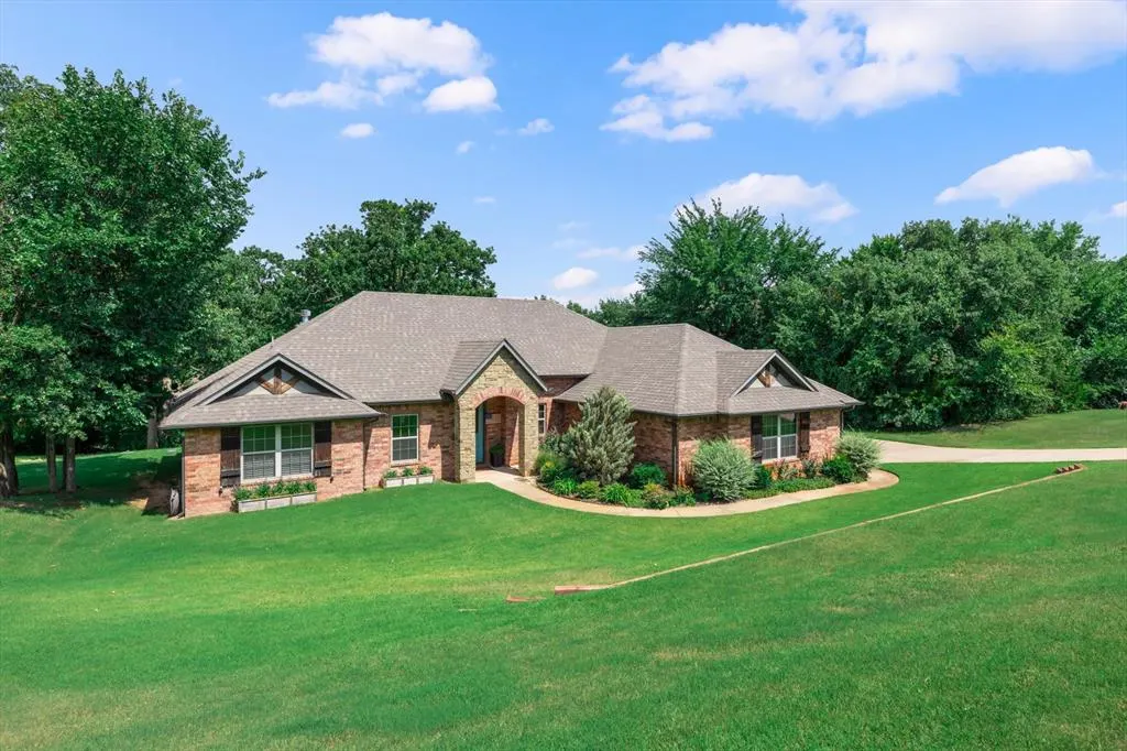 Photo 2 — 14220 Red Oak Drive, Edmond, OK 73034