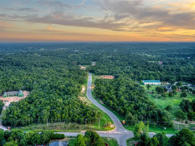 Photo 2 — 8112 Cypress Forest Circle, Oklahoma City, OK 73150
