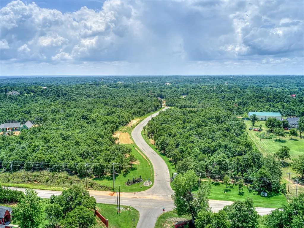 Photo 3 — 8112 Cypress Forest Circle, Oklahoma City, OK 73150