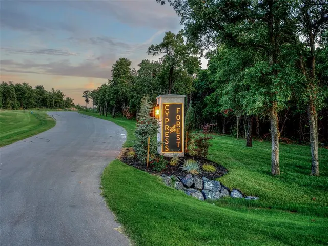 Photo 8 — 8112 Cypress Forest Circle, Oklahoma City, OK 73150