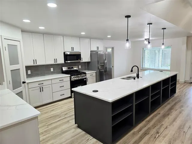 Photo 6 — 11905 Camelot Place, Oklahoma City, OK 73120