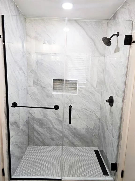 Photo 10 — 11905 Camelot Place, Oklahoma City, OK 73120