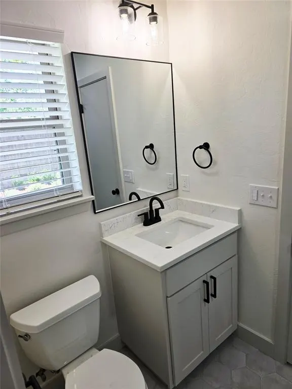 Photo 11 — 11905 Camelot Place, Oklahoma City, OK 73120