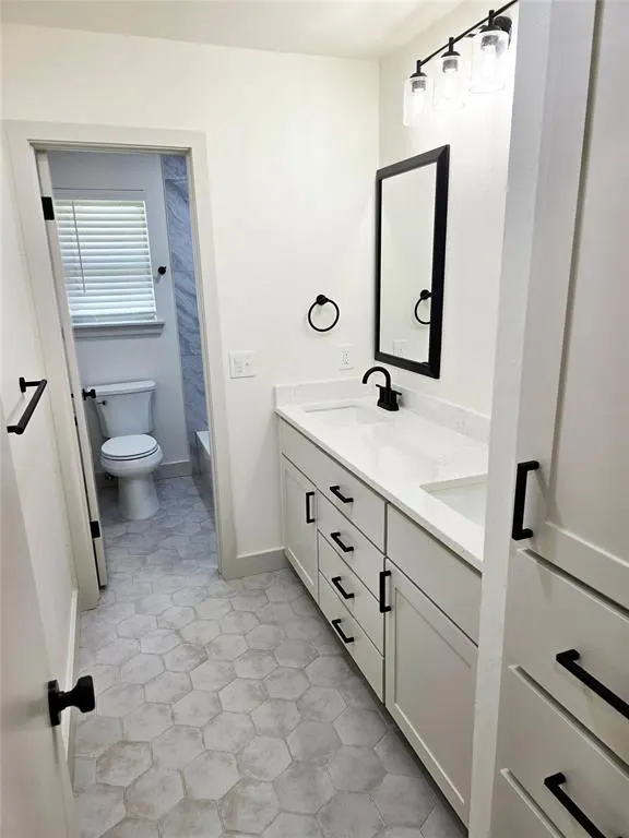 Photo 15 — 11905 Camelot Place, Oklahoma City, OK 73120