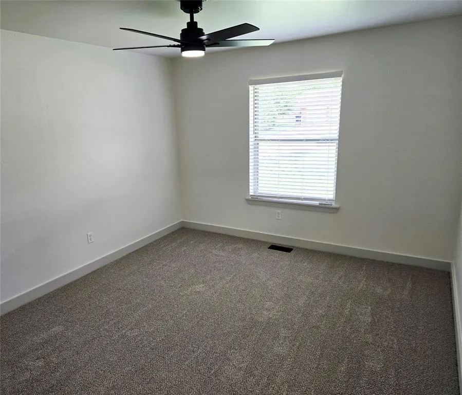 Photo 17 — 11905 Camelot Place, Oklahoma City, OK 73120