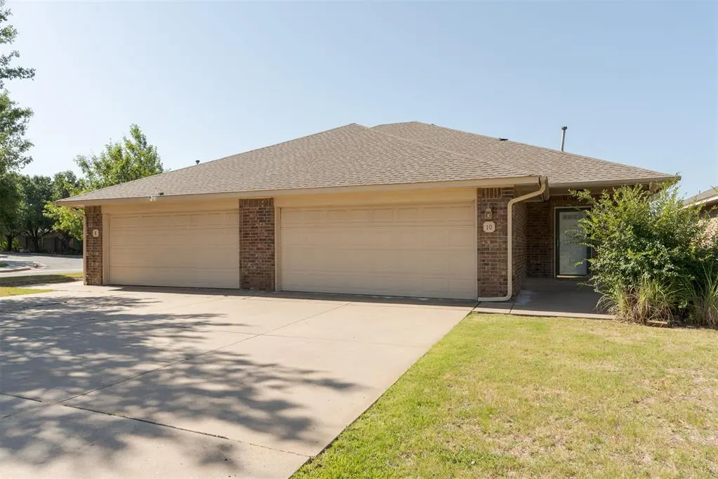 Front exterior — 10 NW 156th Street 10, Edmond, OK 73013