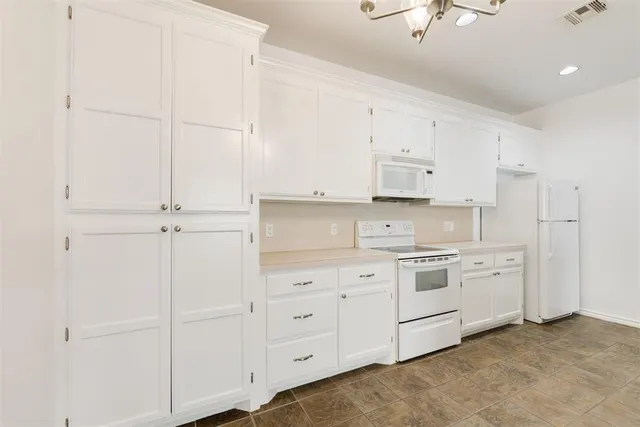 Photo 7 — 10 NW 156th Street 10, Edmond, OK 73013