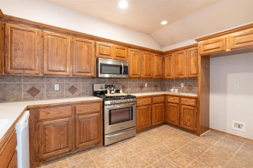 Photo 12 — 2252 Gray Dove Drive, Shawnee, OK 74804