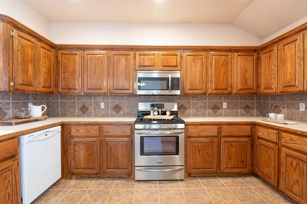 Photo 13 — 2252 Gray Dove Drive, Shawnee, OK 74804