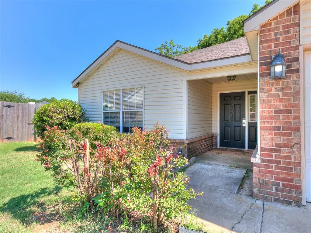 Photo 3 — 1012 Shadowlake Road, Norman, OK 73071