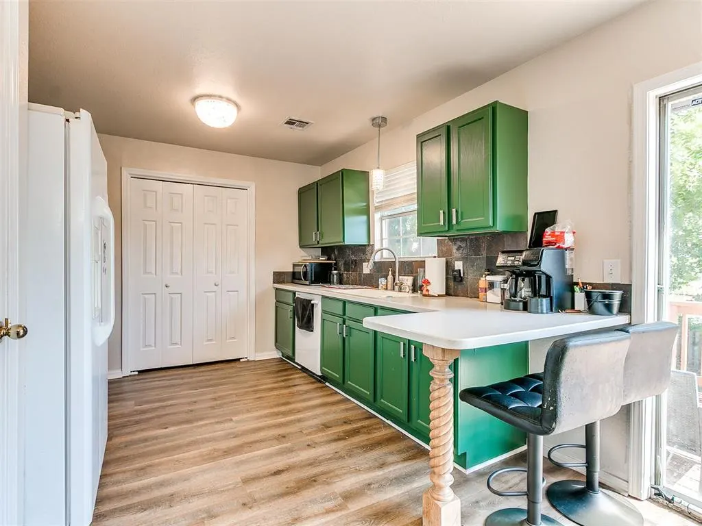 Photo 12 — 1012 Shadowlake Road, Norman, OK 73071