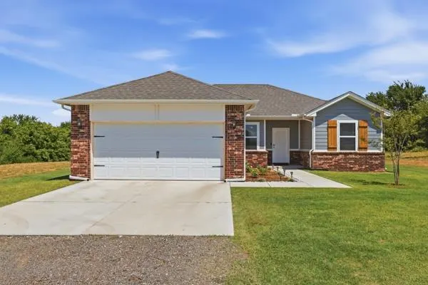 Front exterior — 8229 Bluestem Trail, El Reno, OK 73036