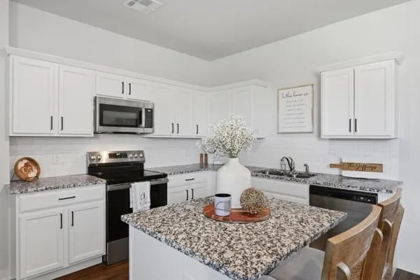 Photo 7 — 8229 Bluestem Trail, El Reno, OK 73036