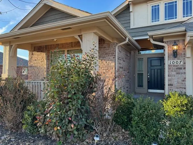 Photo 2 — 1007 Eaglerock Lane, Norman, OK 73069