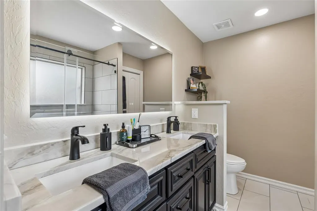Photo 15 — 12204 Heathfield Lane, Oklahoma City, OK 73173