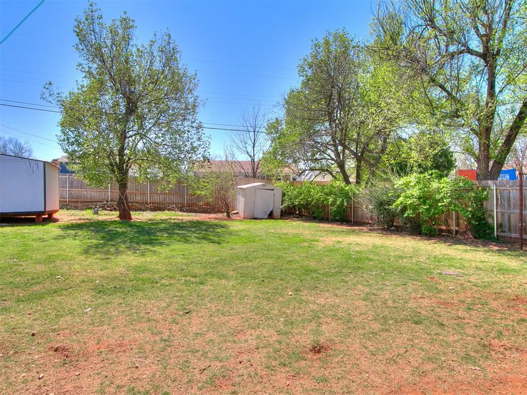 Photo 7 — 800 NW 49th Street, Oklahoma City, OK 73118