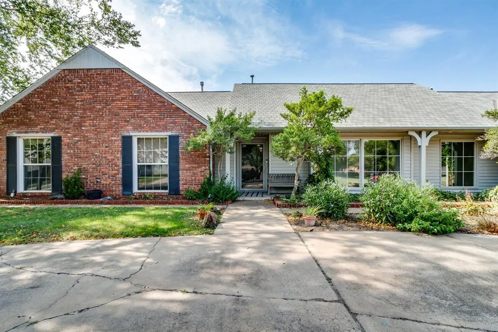Front exterior — 2924 Cornwall Place, Oklahoma City, OK 73120