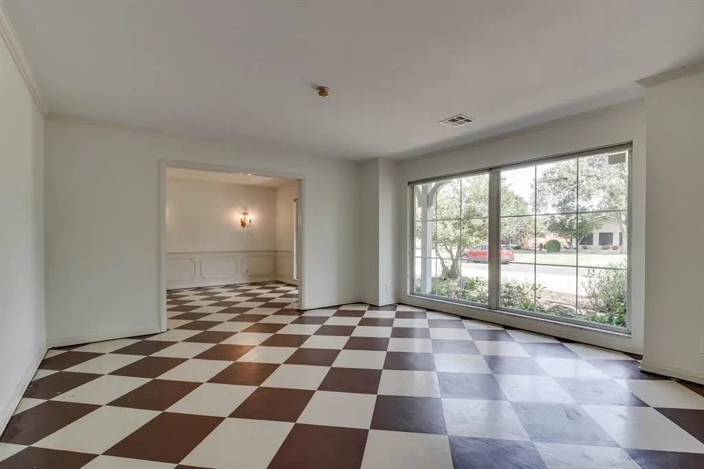 Photo 5 — 2924 Cornwall Place, Oklahoma City, OK 73120