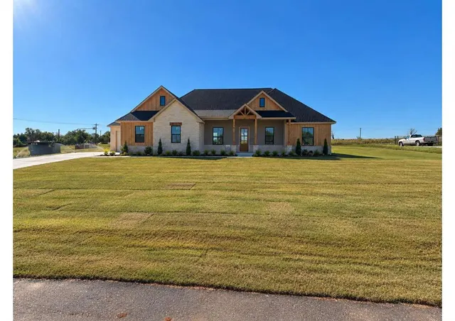 Photo 2 — 4365 Janie Way, Guthrie, OK 73044