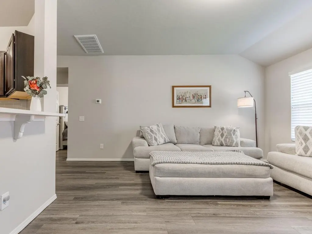 Photo 5 — 216 Dooley Creek Lane, Edmond, OK 73003
