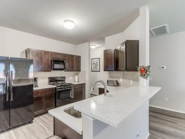 Photo 6 — 216 Dooley Creek Lane, Edmond, OK 73003