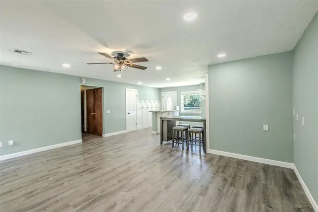 Photo 4 — 119 S County Line Avenue, Blanchard, OK 73010