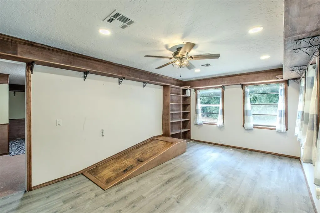 Photo 9 — 119 S County Line Avenue, Blanchard, OK 73010