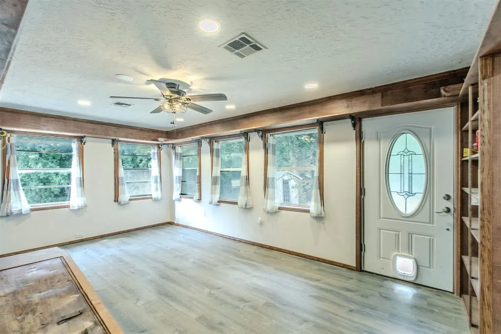 Photo 10 — 119 S County Line Avenue, Blanchard, OK 73010