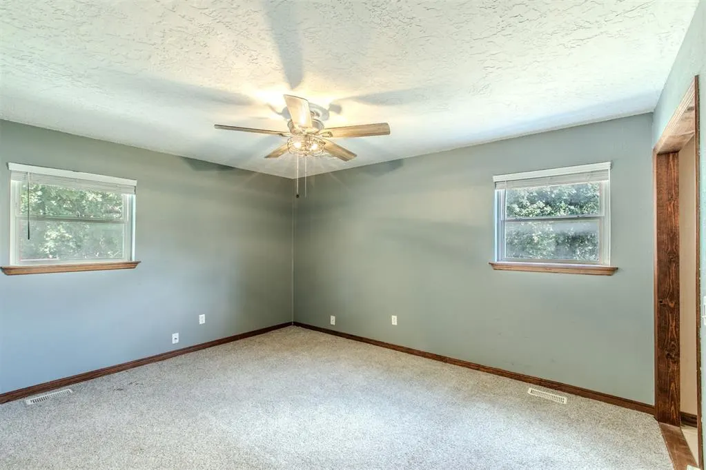 Photo 13 — 119 S County Line Avenue, Blanchard, OK 73010