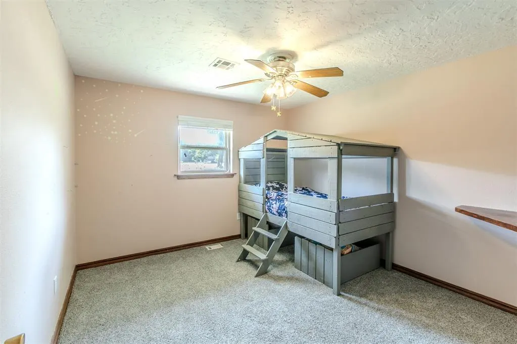 Photo 17 — 119 S County Line Avenue, Blanchard, OK 73010