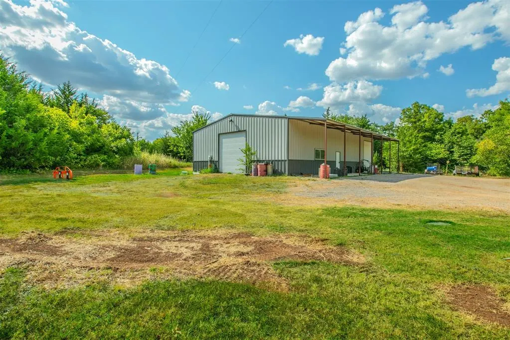 Photo 31 — 119 S County Line Avenue, Blanchard, OK 73010