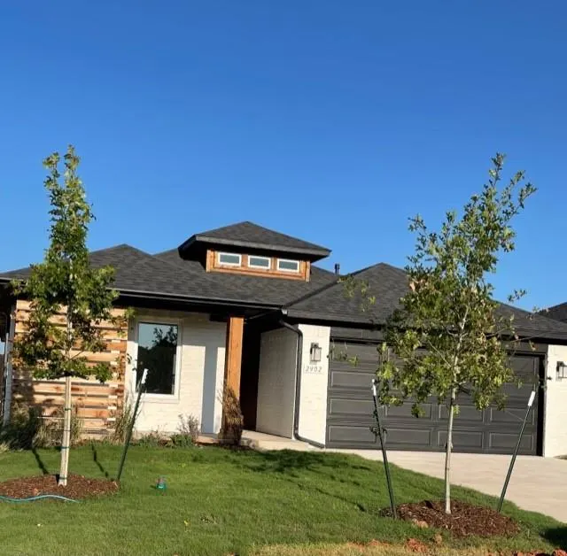 Front exterior — 2902 Gulliver Street, Norman, OK 73069